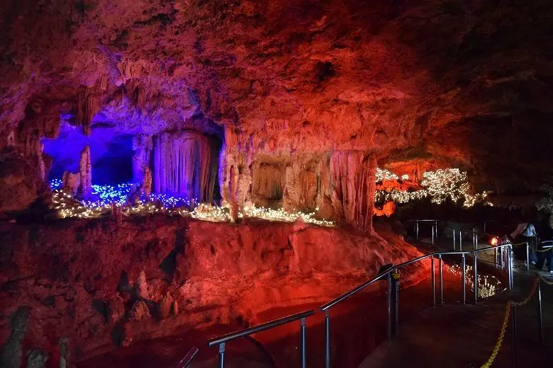Ishigaki Kabira Bay, Stalactite Cave & Lighthouse — attraction 2