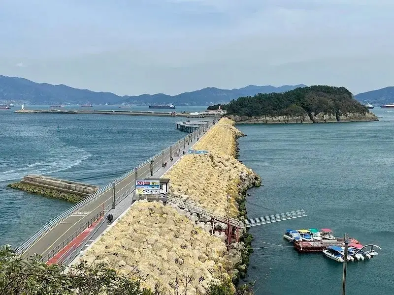 sea cable car, Arte Museum Yeosu, Odongdo Island & Seafood — attraction 2